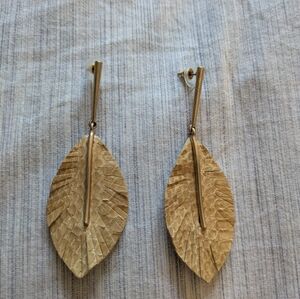 🖤 Gold Leaf Drop Earrings